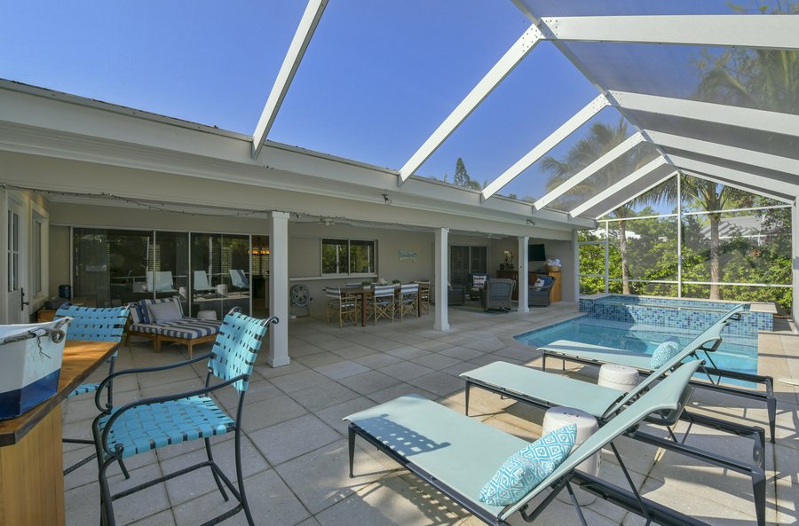 Screen In Pool Deck